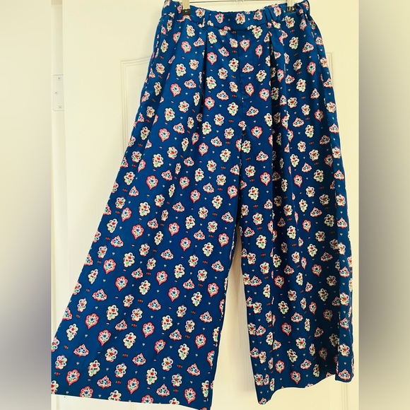 Celia Birtwell x Uniqlo wide legged cropped pants with blue flower print size S - Picture 4 of 8